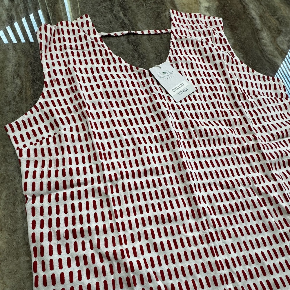 NWT- Passion Lilie- 100% Cotton White & Red Fireline Tank Top Geometric